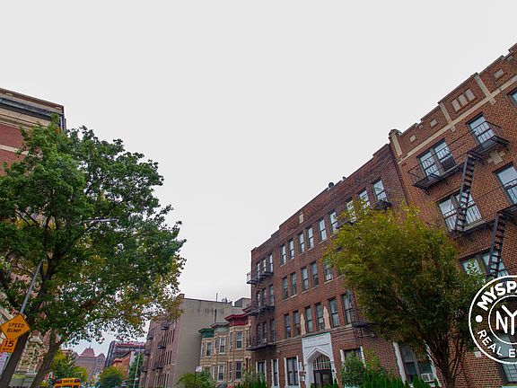 2nd image of 566 Parkside Ave APT 12B