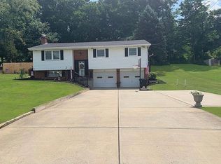 215 Slate Run Rd, Greensburg, PA 15601