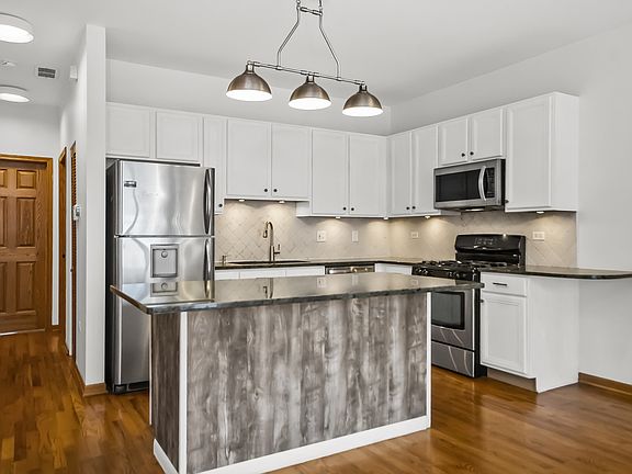 5th image of 1808 S Michigan Ave APT 31