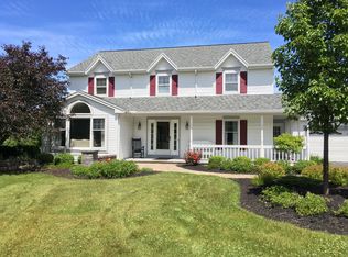 90 Chardonnay Dr, Fairport, NY 14450