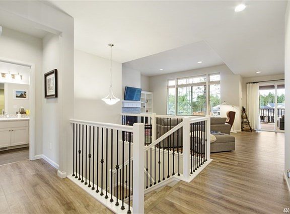 4th image of 4826 Plover St NE