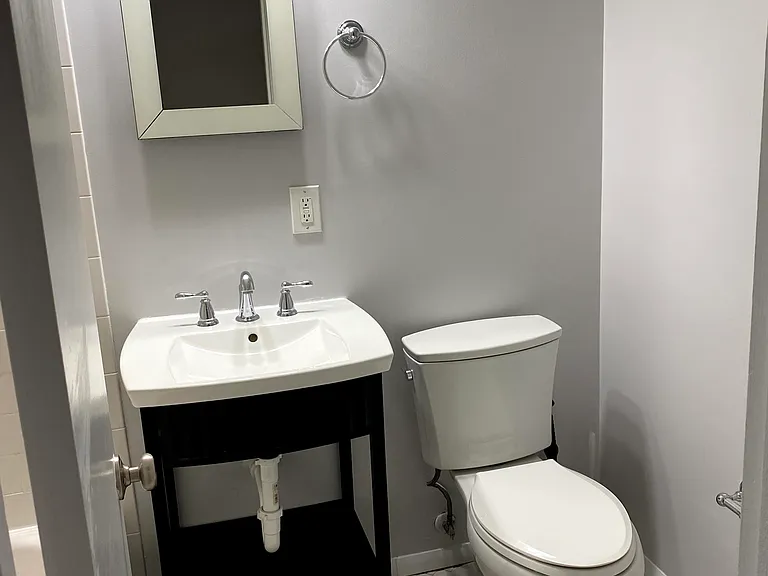 2420 Southgate Sq — Photo 16