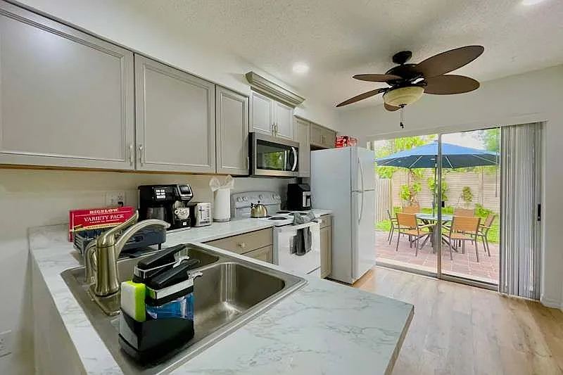 2 bed, 853 sqft, $2,195 — Photo 2