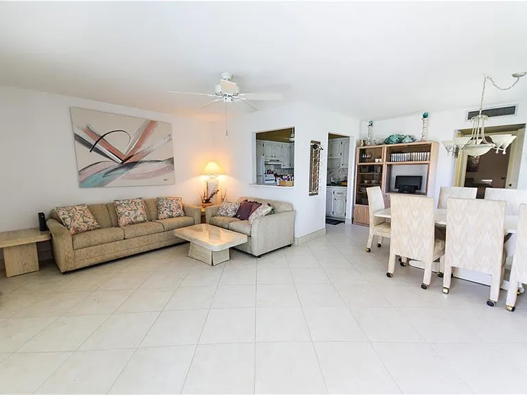 286 Monaco Way #F — Photo 5
