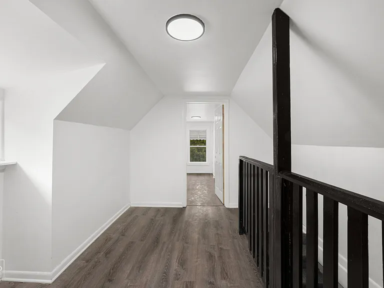 10623 S Perry Ave — Photo 5