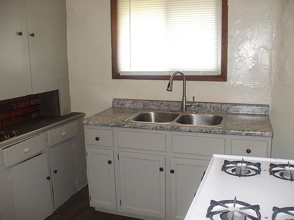 2nd image of 364 Newell St APT 2