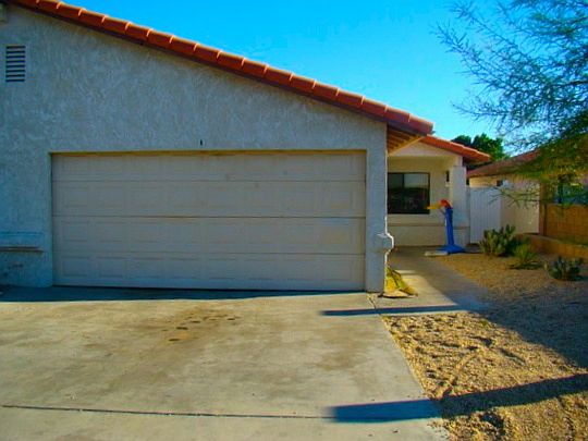 3rd image of 66705 Ironwood Dr