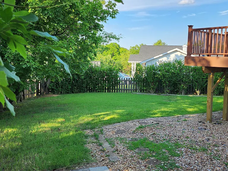 649 Showplace Ct — Photo 18