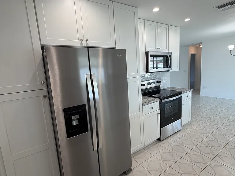 808 Balsamwood Ln — Photo 11