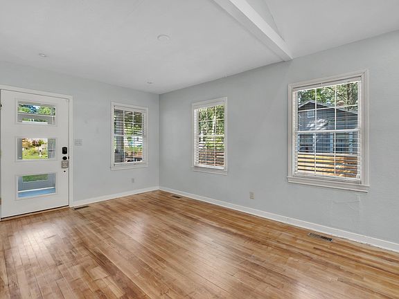 5th image of 603 Collins Dr