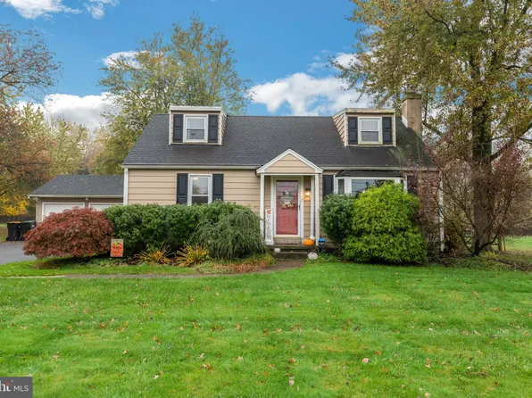 210 N Wales Rd, North Wales, PA 19454