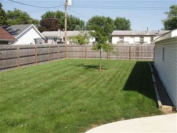 3rd image of 3627 Welshire Dr