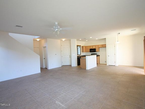 3rd image of 882 E Catkins Pl