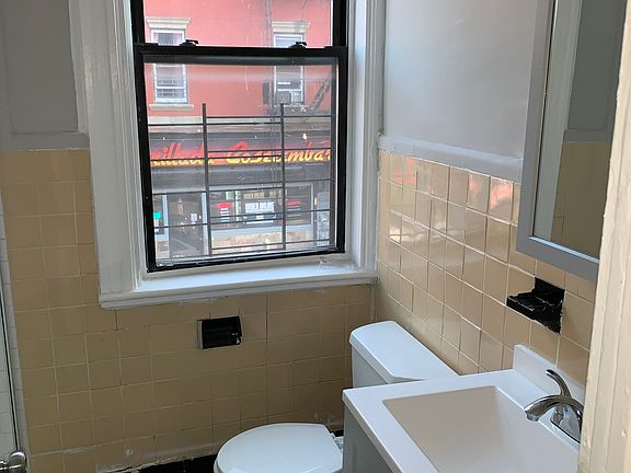 3rd image of 299 Market St APT 5