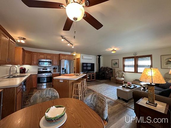 4th image of 14019 Peninsula Dr