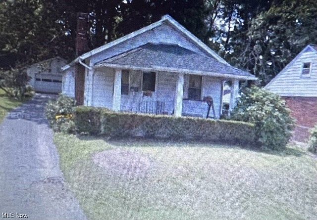 1st image of 360 E Hopocan Ave