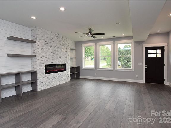 4th image of 1 Jennlynn Dr