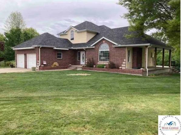 3305 Buckingham Ct, Sedalia, MO 65301