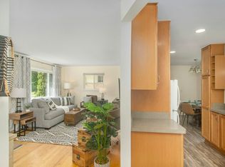 621 Susan Dr, Ann Arbor, MI 48103