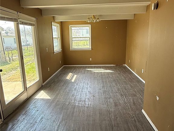 5th image of 1025 N Wilder Ave