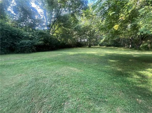 7102 E 55th St, Kansas City, MO 64129