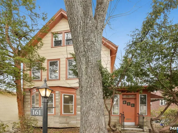 161 Chestnut St, Leonia, NJ 07605