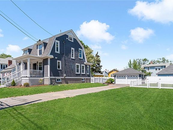 2nd image of 33 Bourne Ave E