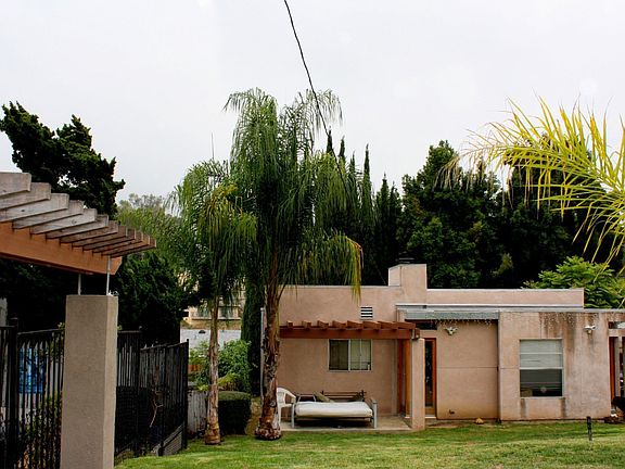 2nd image of 3860 Aguilar St