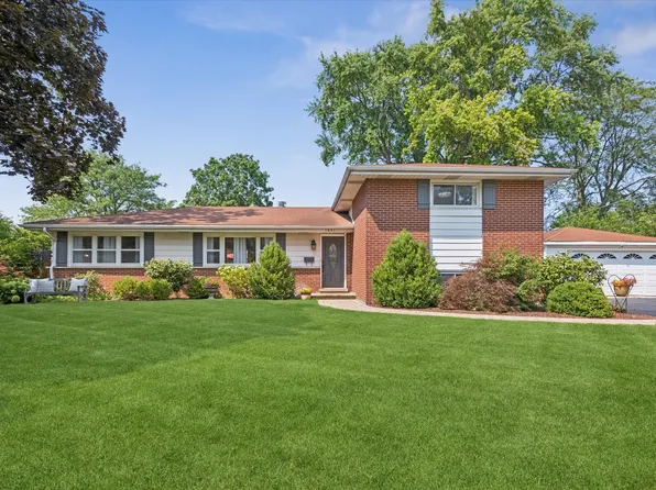1041 Longmeadow Dr, Glenview, IL 60025