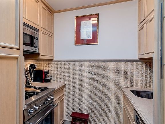 3rd image of 1498 2nd Ave #2H