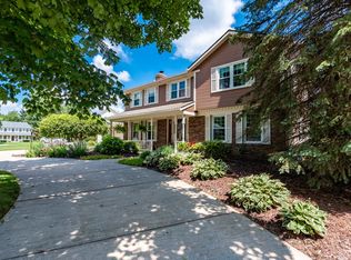 50772 Canyon Ridge Dr, Granger, IN 46530