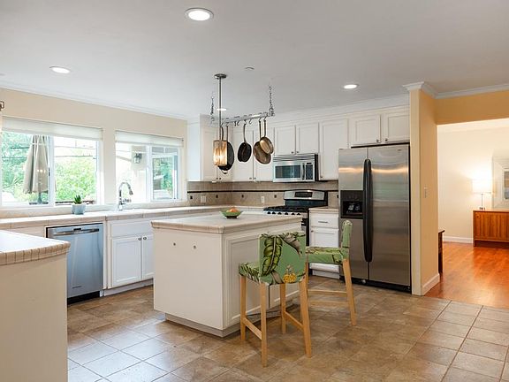 5th image of 122 Ponderosa Ct