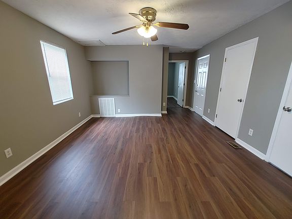 2nd image of 316 E Emerald Ave