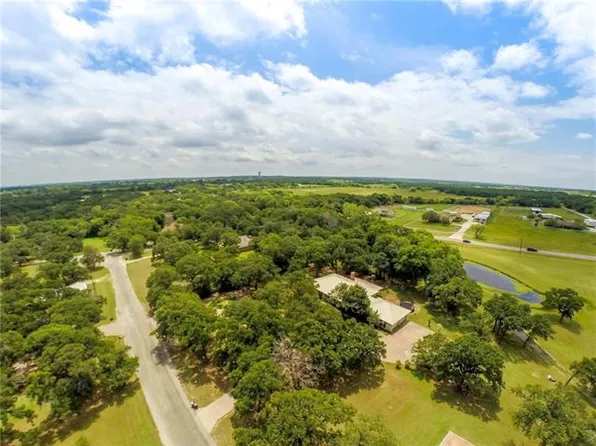 102 Shady Grove Ct, Joshua, TX 76058
