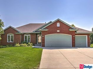 311 Elk Ridge Dr, Papillion, NE 68046