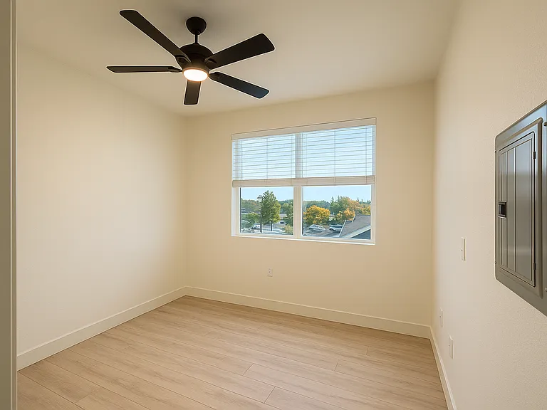 470 NW Fir Ave #201 — Photo 11