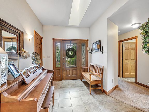 2nd image of 1414 Melissa Ln