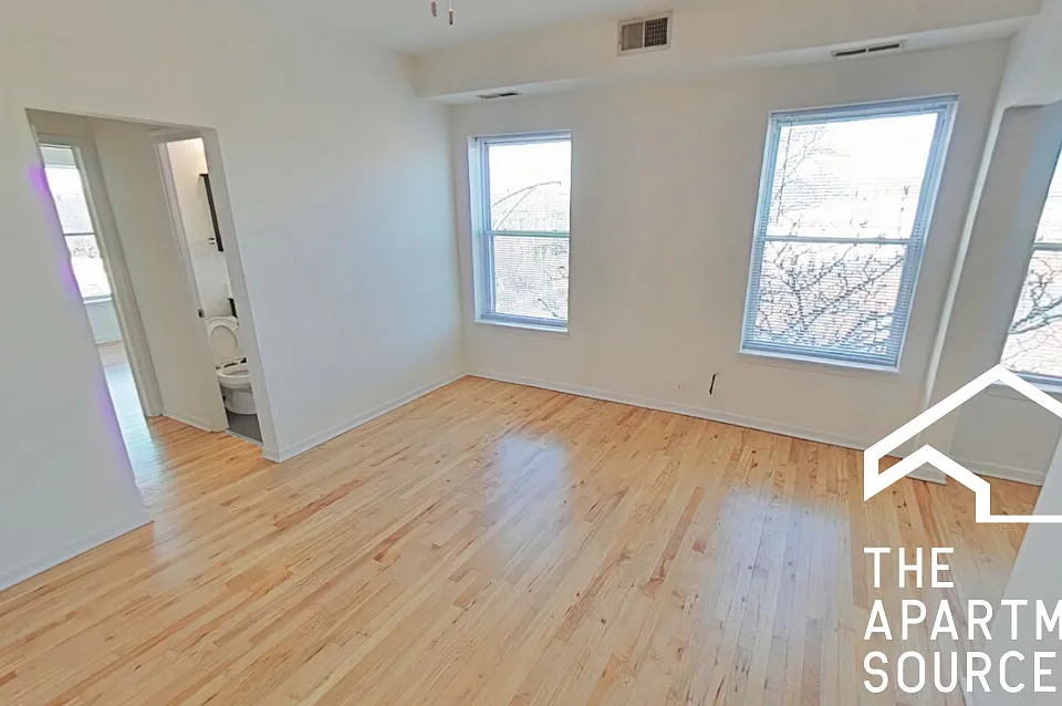 1553 N Mohawk St #3