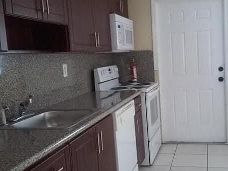 2nd image of 1524 SW 5th Pl