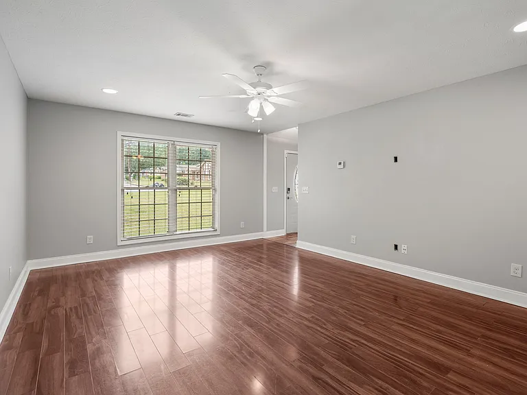 6204 Perry Ave — Photo 5