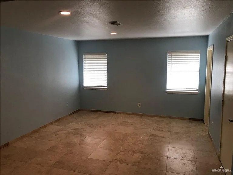 400 W Jackson Ave — Photo 6