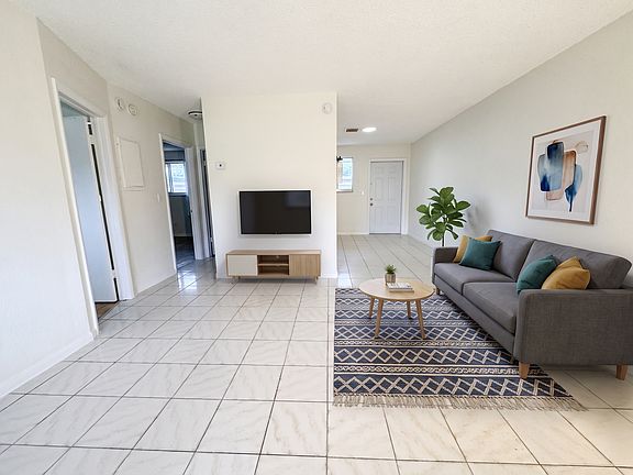 5th image of 2319 Wilson St #2
