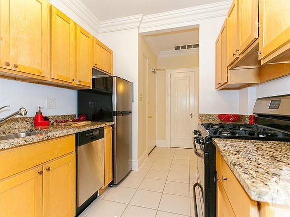 5th image of 401 W Fullerton Pkwy APT 1007E