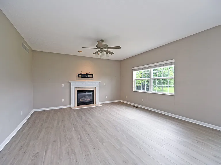 8097 Winding Creek Ct — Photo 19