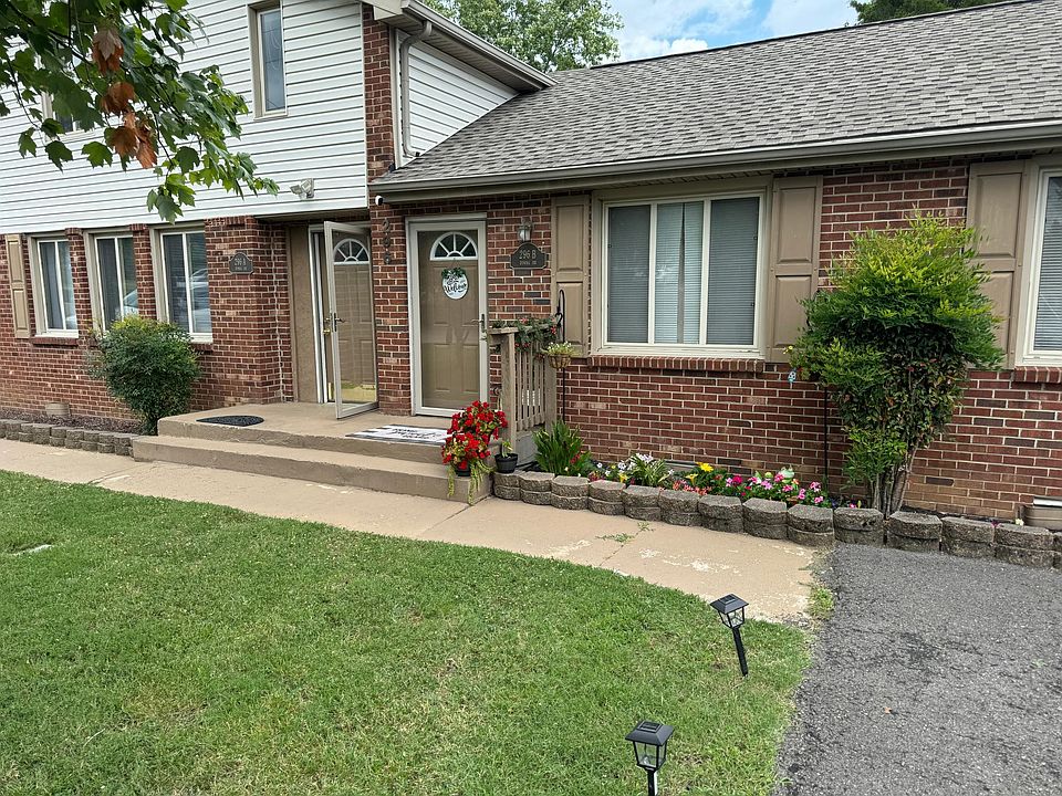 2 minutes to Old Hickory Lake and 5 minutes to Streets of Indian Lake shopping