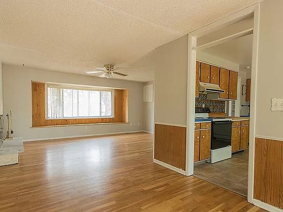 3rd image of 766 Mohawk Dr