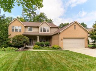 2710 Woods Cres, Grove City, OH 43123