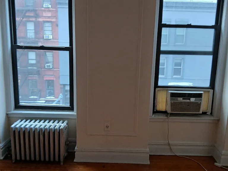 1205 Lexington Ave #3D — Photo 1