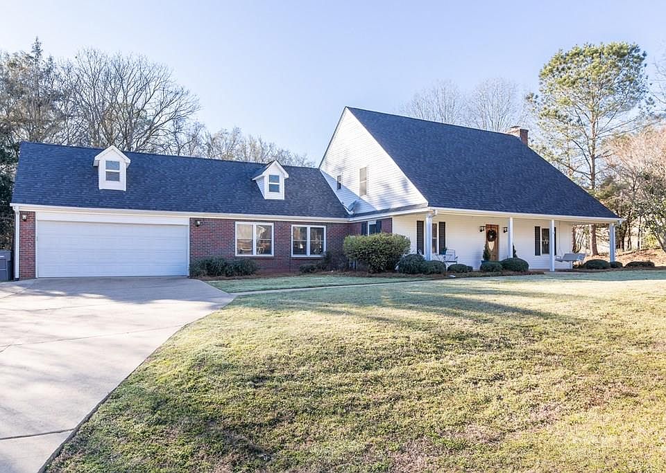 1st image of 825 Maplewood Dr