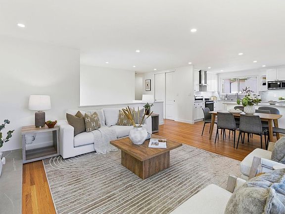 5th image of 2957 Taper Ave